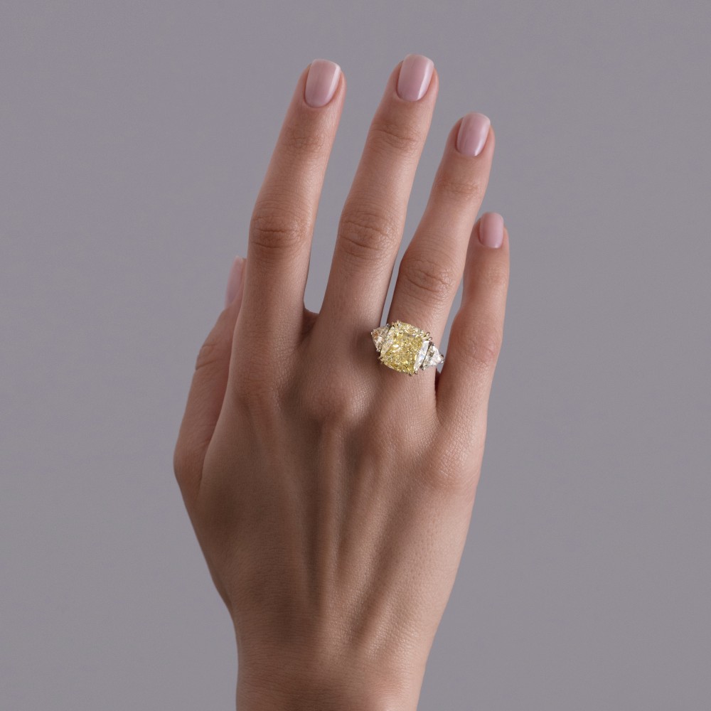 Кольцо, Белое золото 750 пробы с бриллиантами и желтыми бриллиантами