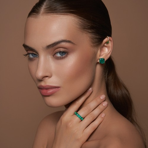 Ring, 18-karat yellow gold with emeralds Ring, 18-karat yellow gold with emeralds