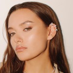 Kaff earring, 18-carat white gold with diamonds