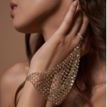 Diamond glove, 18k yellow gold with diamonds