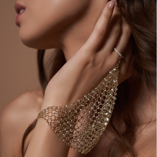 Diamond glove, 18k yellow gold with diamonds Diamond glove, 18k yellow gold with diamonds