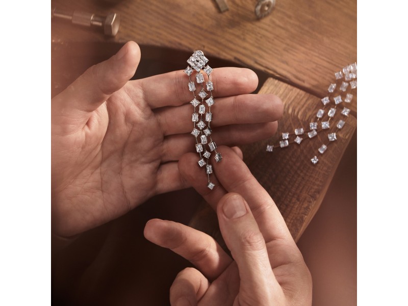 Earrings, 18-carat white gold with diamonds