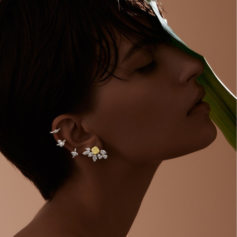 Kaff earring, 18-carat white gold with diamonds