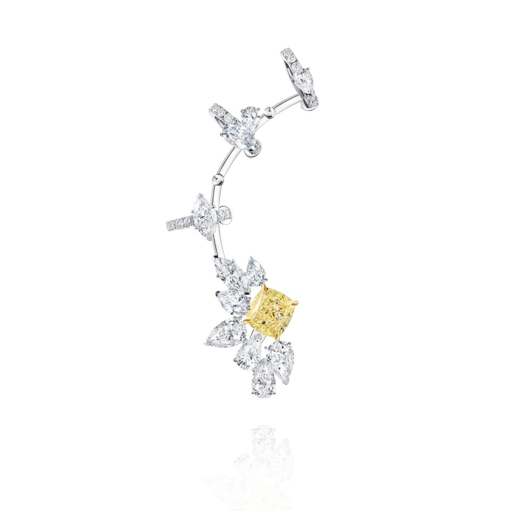 Kaff earring, 18-carat white gold with diamonds