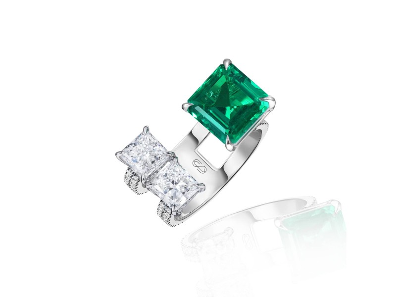 Ring, 18-carat white gold with diamonds