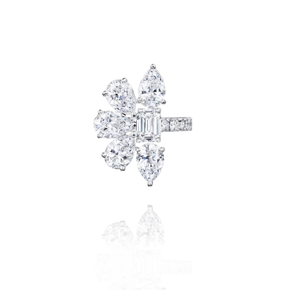 Kaff earring, 18-carat white gold with diamonds