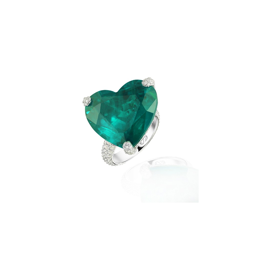 Ring, 18-carat white gold with diamonds and emeralds