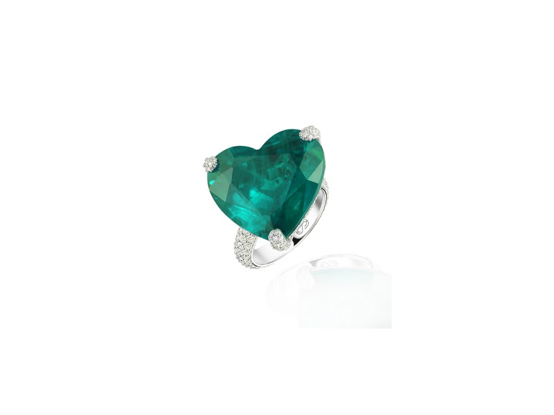 Ring, 18-carat white gold with diamonds and emeralds