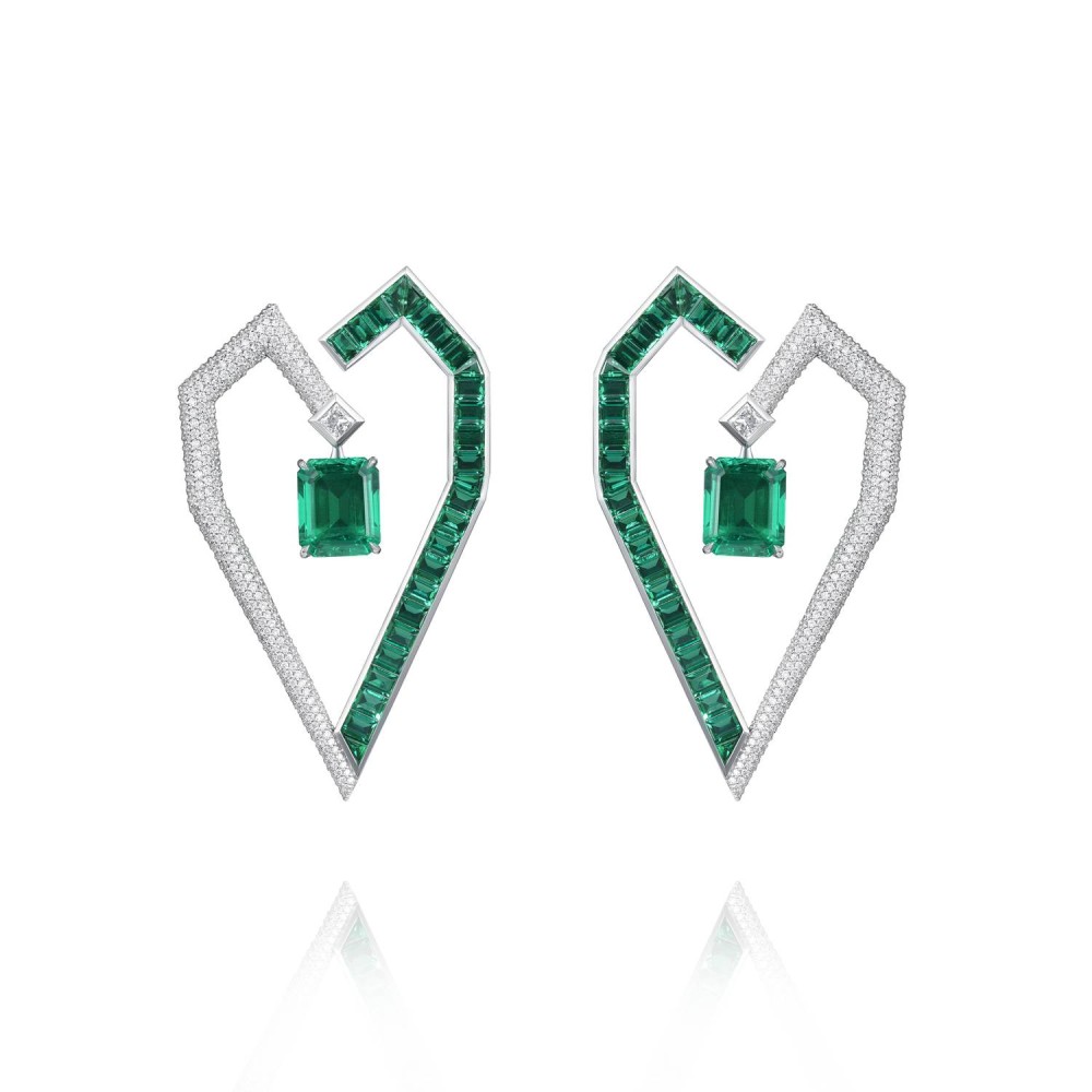 Earrings, 18-carat white gold with diamonds and emeralds