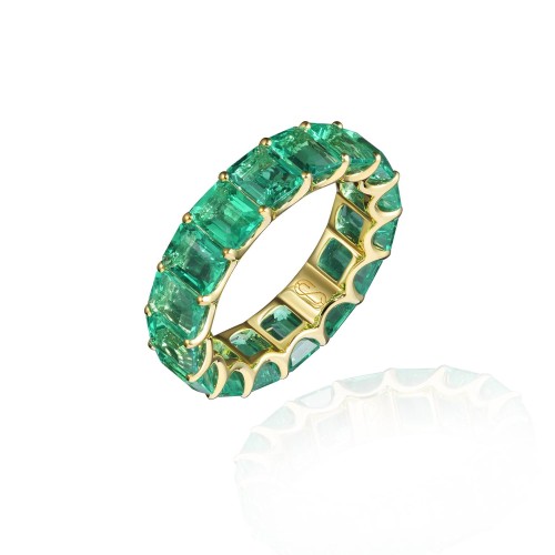 Ring, 18-karat yellow gold with emeralds Ring, 18-karat yellow gold with emeralds
