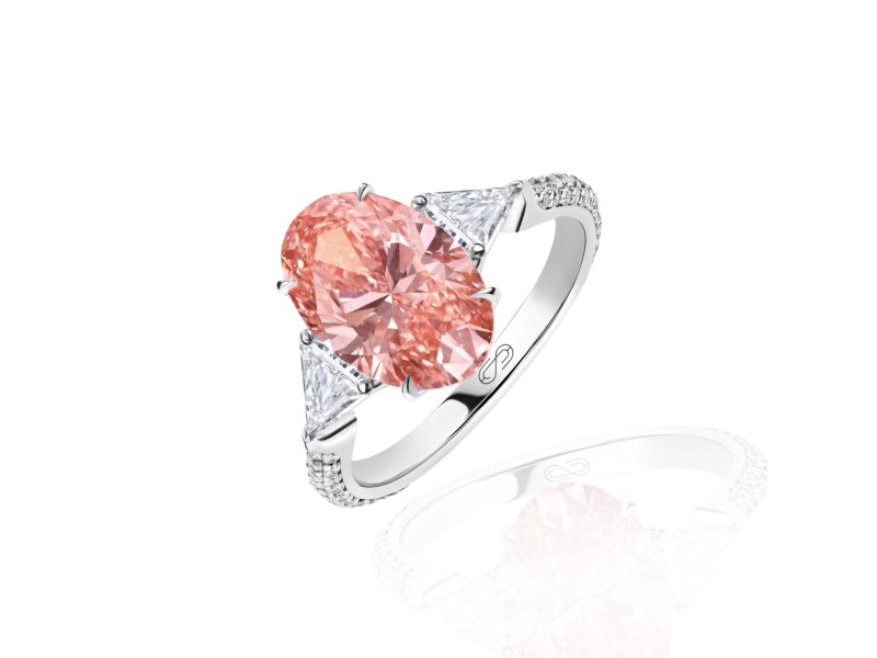 Ring, 18-carat white gold with pink diamonds