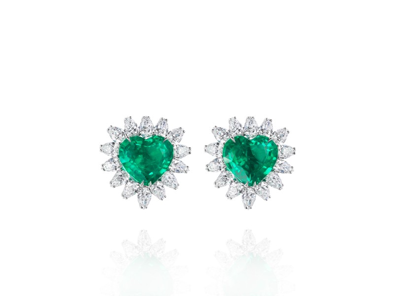 Earrings, 18-carat white gold with diamonds and emeralds