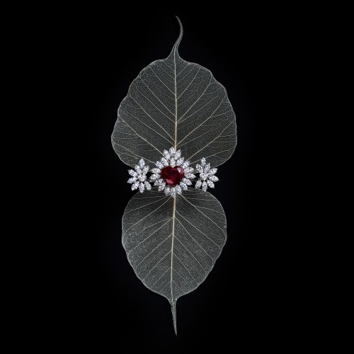 Кольцо, Белое золото 750 пробы с бриллиантами и рубинами