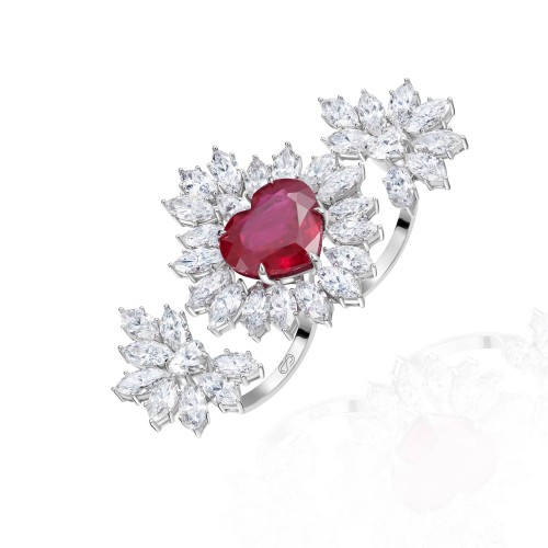 Ring, 18-carat white gold with diamonds and rubies Ring, 18-carat white gold with diamonds and rubies