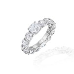Ring, 18-carat white gold with diamonds