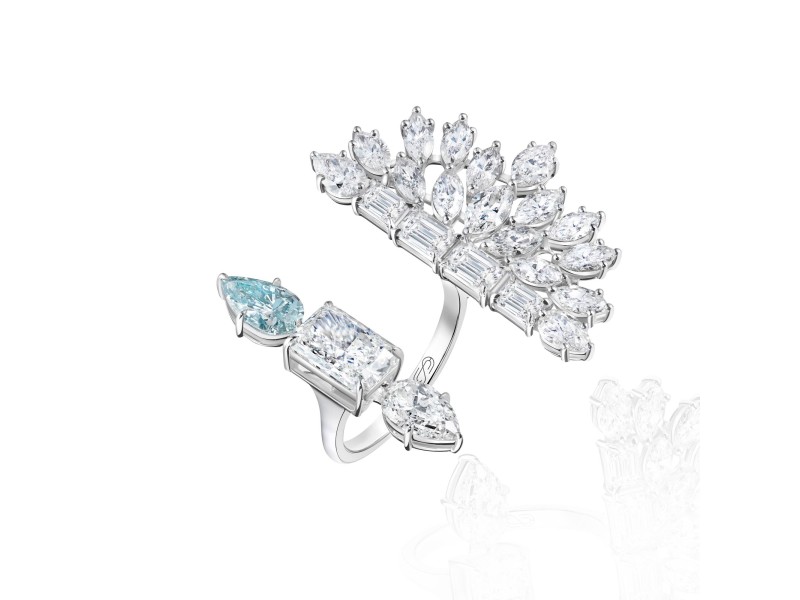 Ring, 18-carat white gold with diamonds