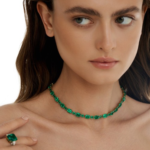 Transformable necklace, 18-carat yellow gold with emeralds Transformable necklace, 18-carat yellow gold with emeralds