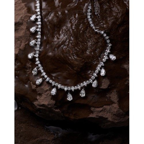 Necklace, 18-carat white gold with diamonds Necklace, 18-carat white gold with diamonds