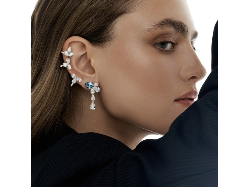 Kaff earring, 18-carat white gold with blue diamonds