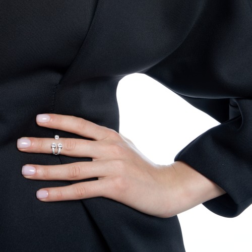 Ring, 18-carat white gold with diamonds