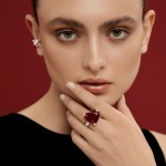 Ring, 18-carat white gold with diamonds and rubies