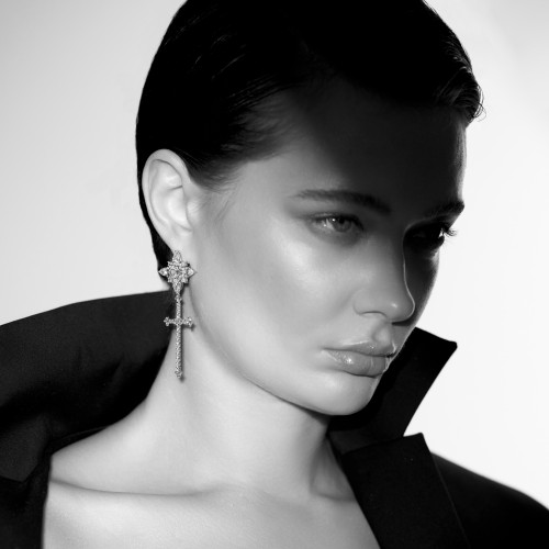 Earrings, 18-carat white gold with diamonds