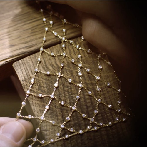 Diamond glove, 18k yellow gold with diamonds Diamond glove, 18k yellow gold with diamonds