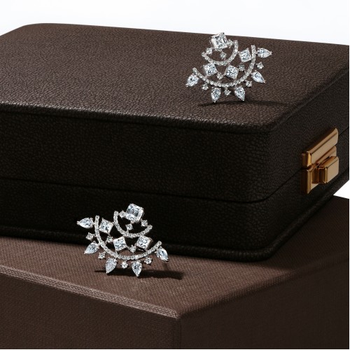 Earrings, 18-carat white gold with diamonds