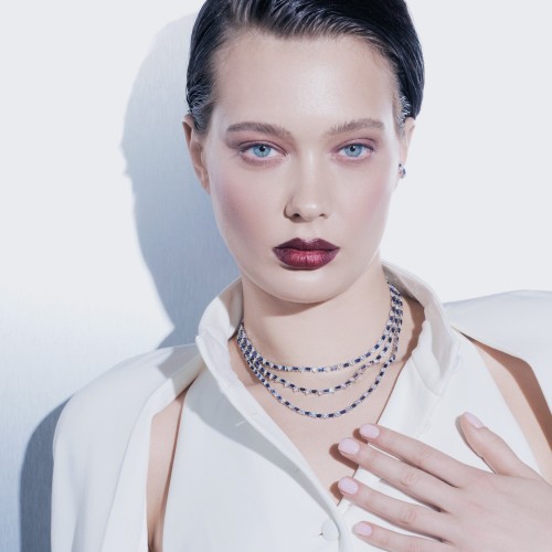 Necklace, 18-carat white gold with diamonds & saphires Necklace, 18-carat white gold with diamonds & saphires