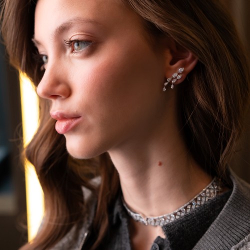 Earring, 18-carat white gold with diamonds Earring, 18-carat white gold with diamonds