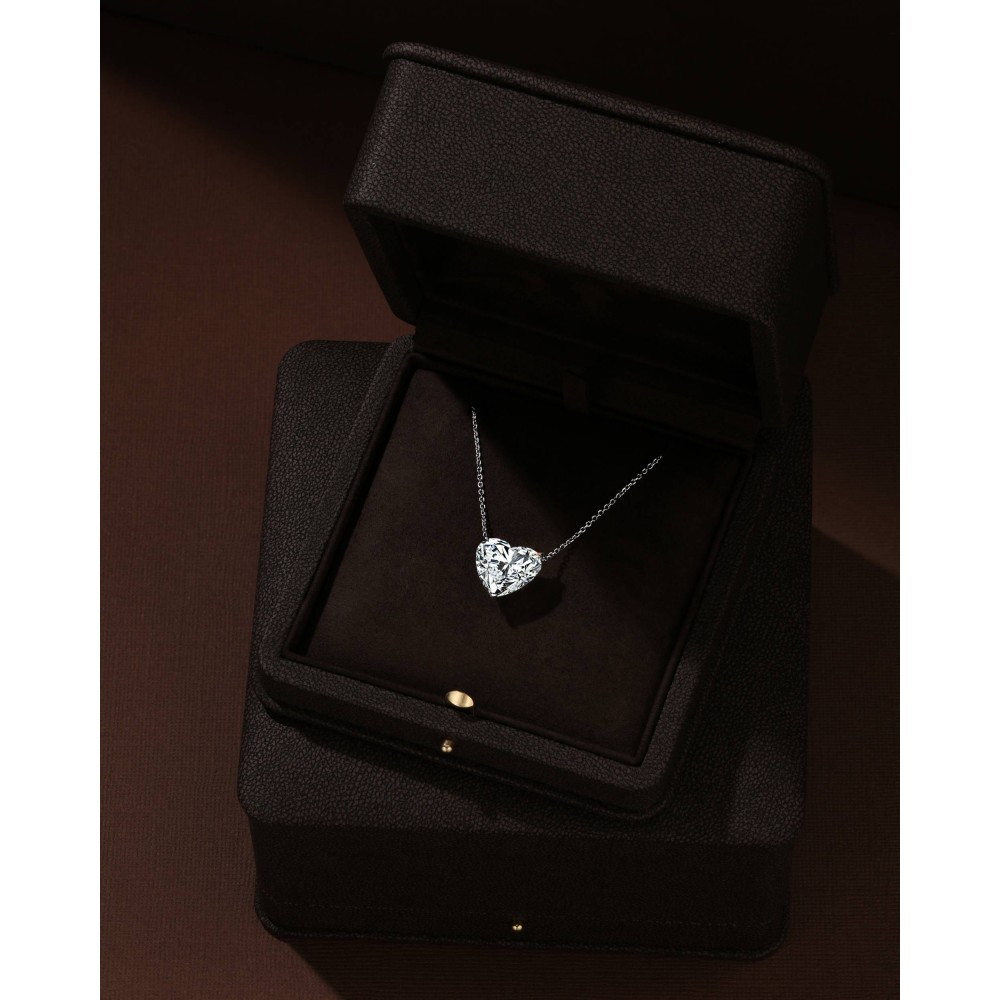 Necklace 18-carat white gold with emeralds