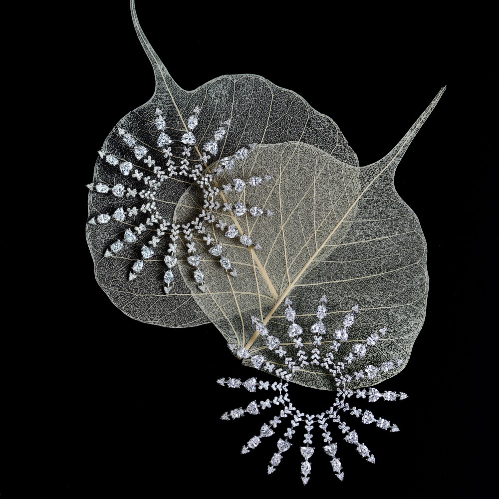 Earrings, 18-carat white gold with diamonds