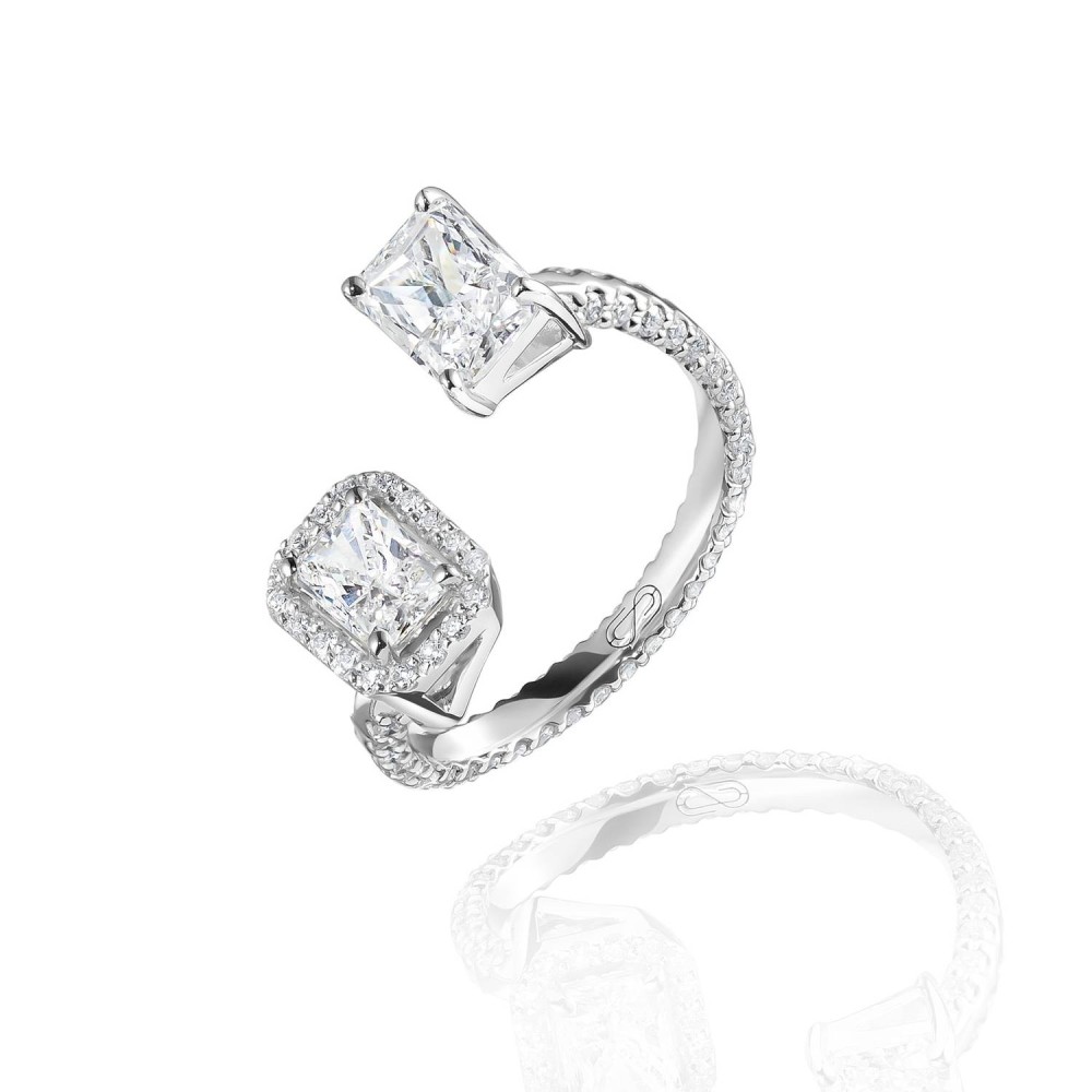 Ring, 18-carat white gold with diamonds
