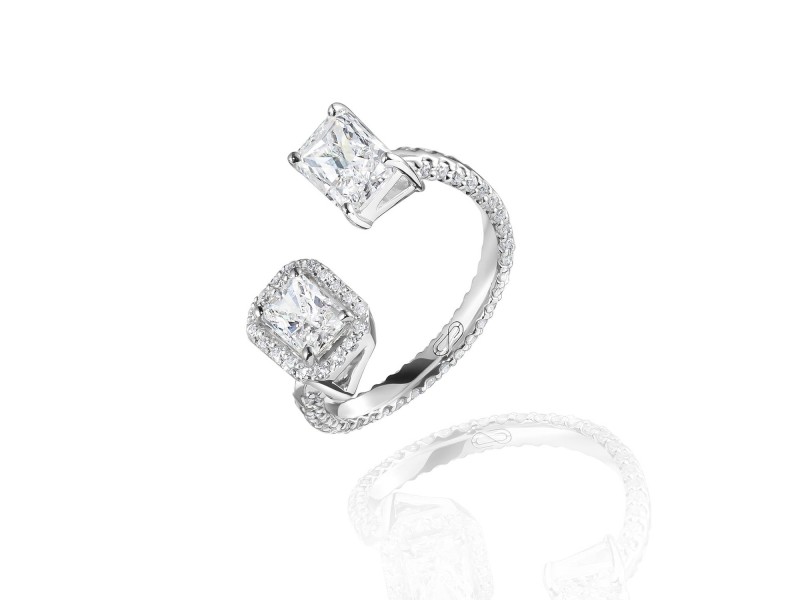 Ring, 18-carat white gold with diamonds