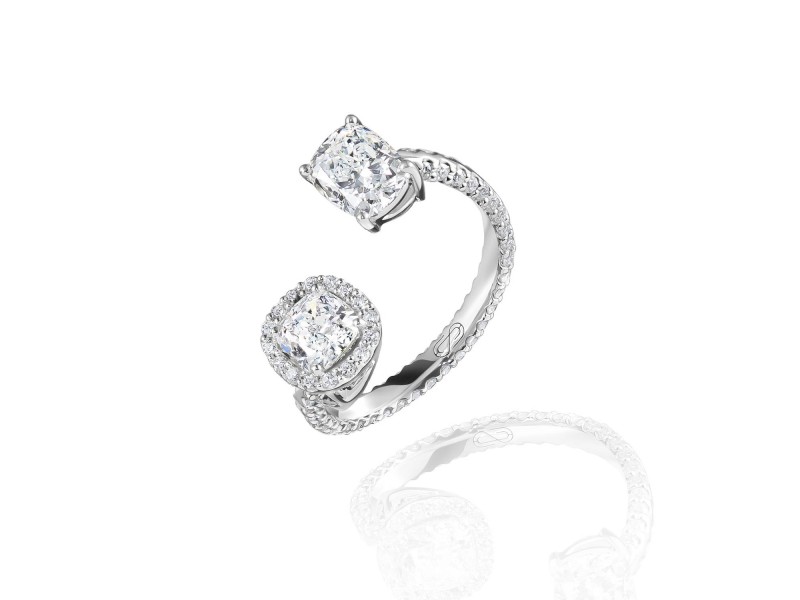 Ring, 18-carat white gold with diamonds
