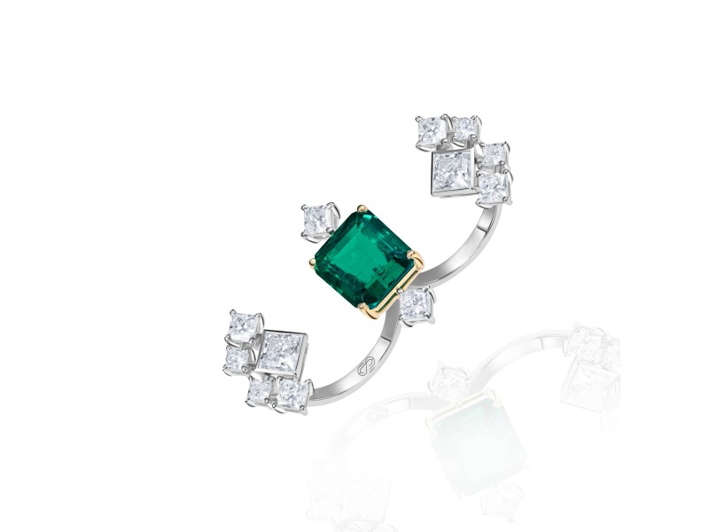 Ring, 18-carat white gold with diamonds and emeralds