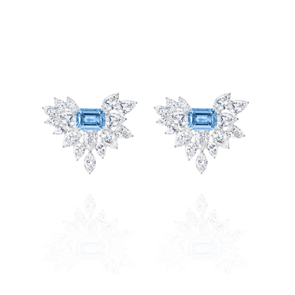 Earrings, 18-carat white gold with diamonds