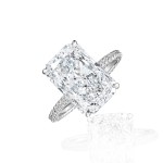 Ring, 18-carat white gold with diamonds