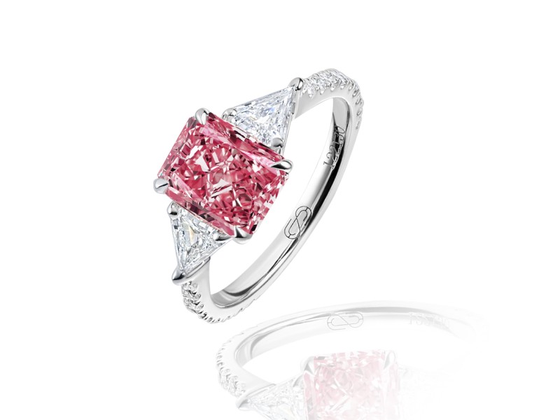 Ring, 18-carat white gold with pink diamonds