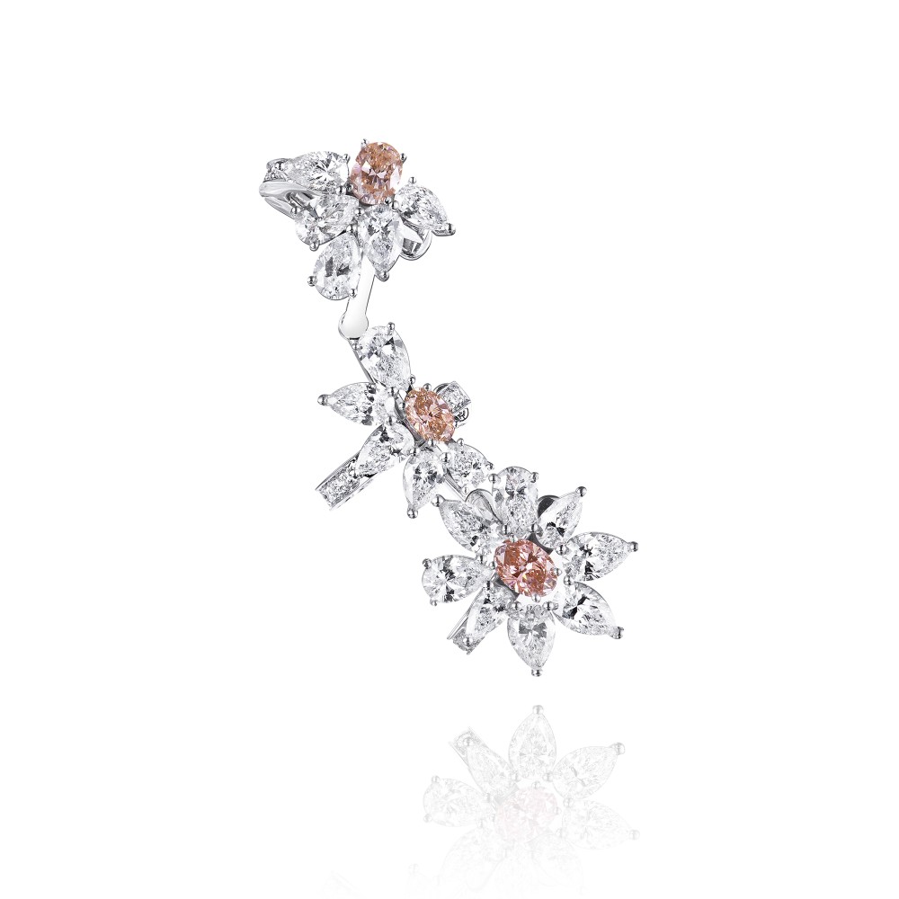 Kaff earring, 18-carat white gold with diamonds