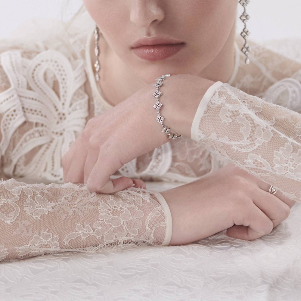 Bracelet, 18-carat white gold with diamonds