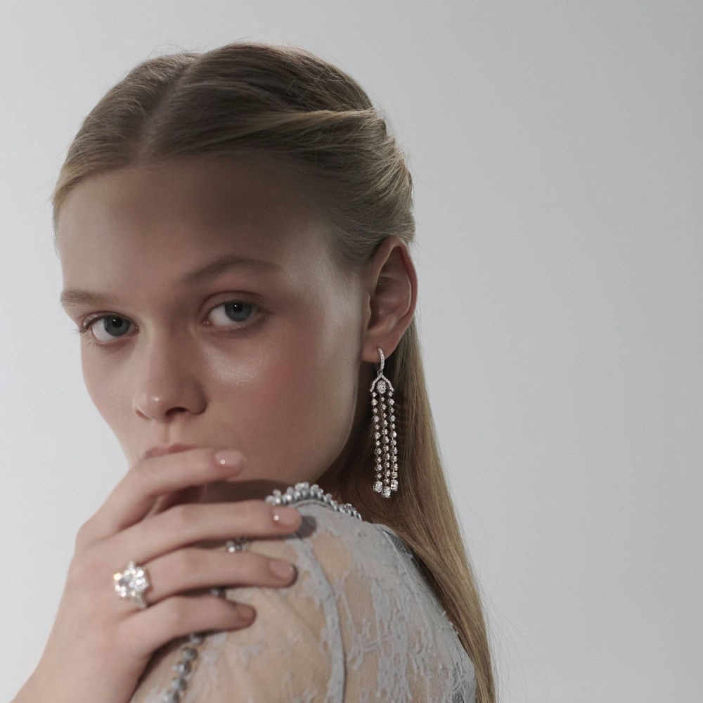 Earrings, 18-carat white gold with diamonds