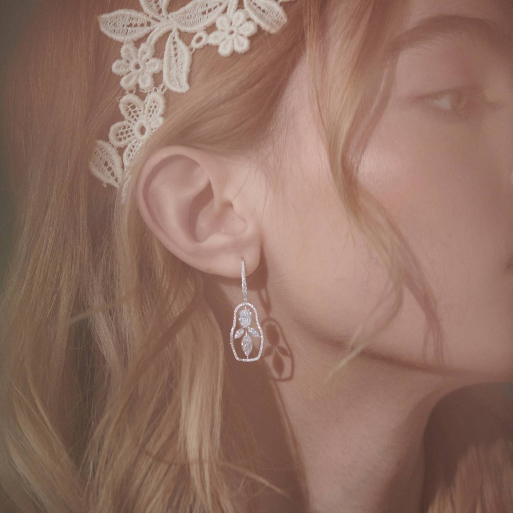 Earrings, 18-carat white gold with diamonds