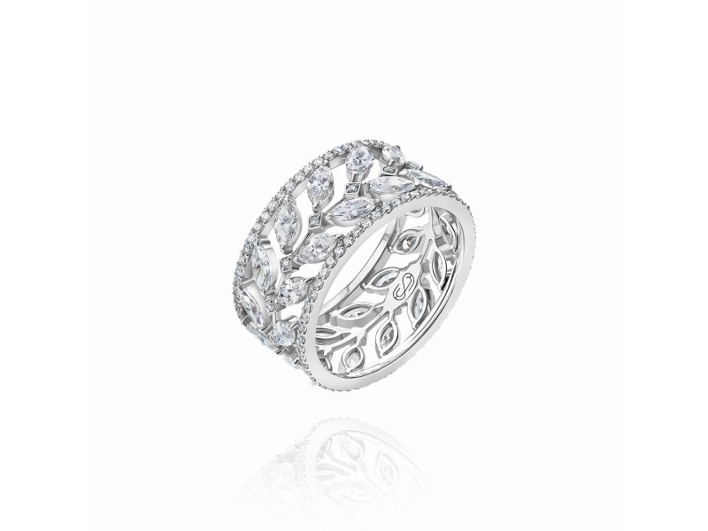 Ring, 18-carat white gold with diamonds