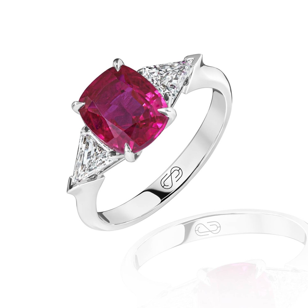 Ring, 18-carat white gold with diamonds and rubies
