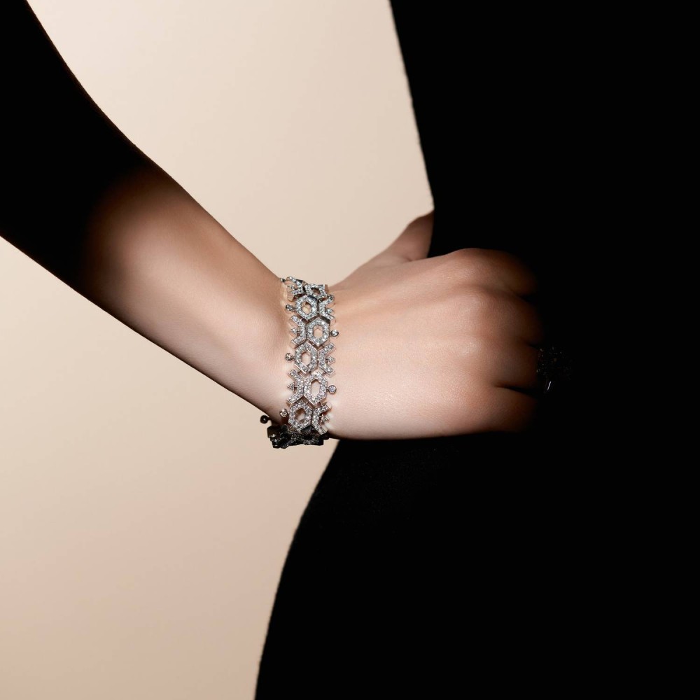 Bracelet, 18-carat white gold with diamonds