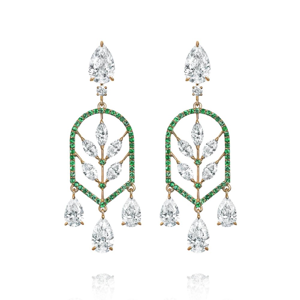 Earrings, 18-carat yellow gold with diamonds and emeralds