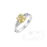 Ring, 18-carat white gold with diamonds