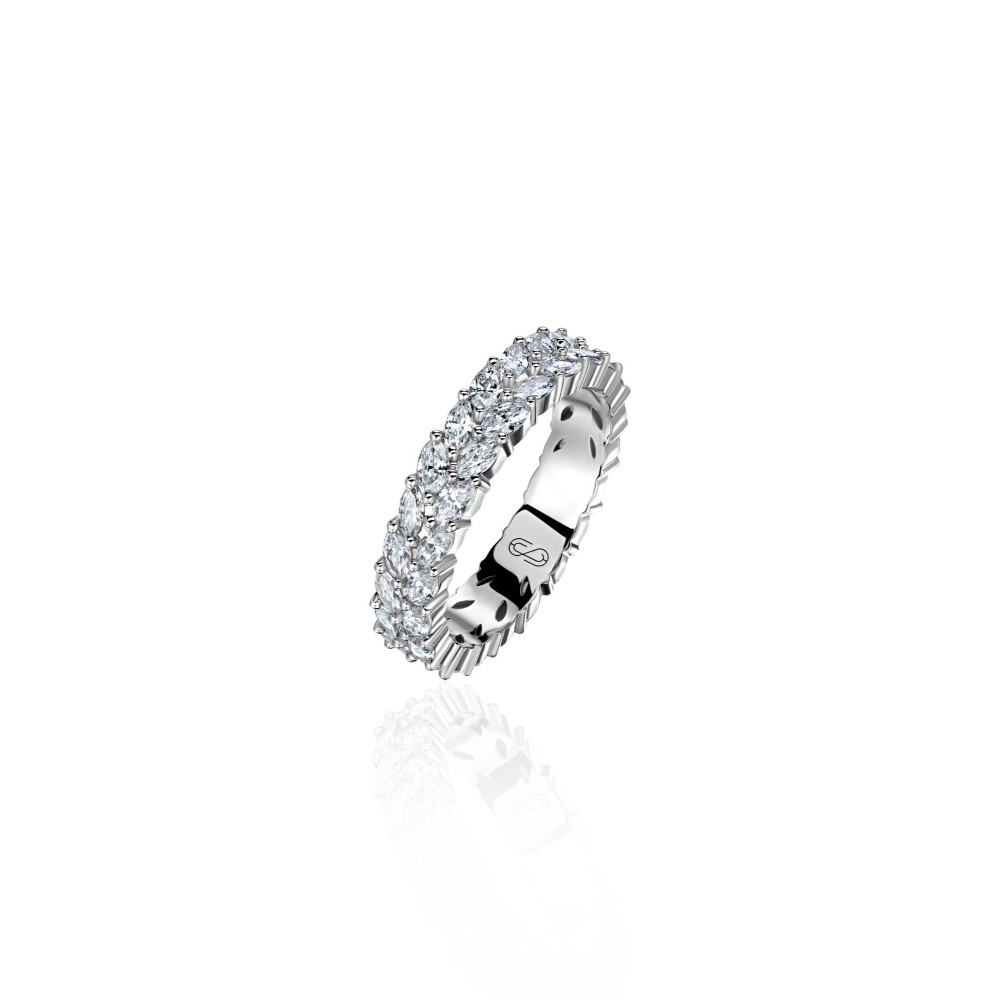 Ring, 18-carat white gold with diamonds