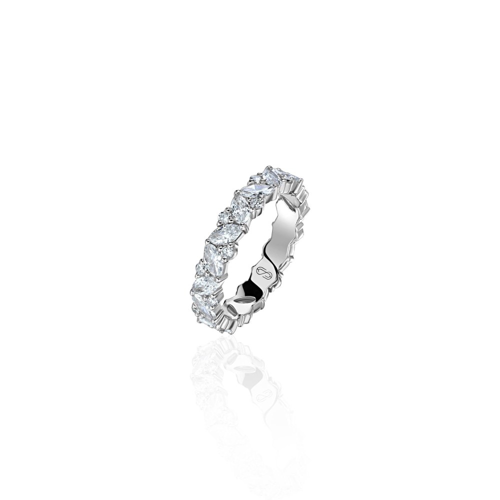 Ring, 18-carat white gold with diamonds